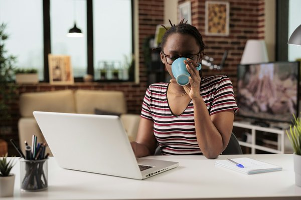 Tutoriels en informatique gratuits : astuces pour débuter facilement